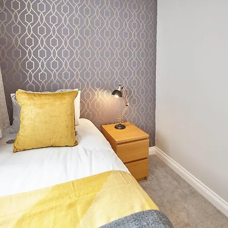 Host & - Sandling Court Middlesbrough